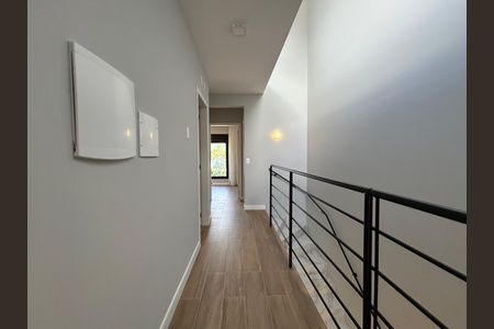 Casa para alugar com 140m², 3 quartos e 2 vagas Casa para alugar com 140m², 3 quartos e 2 vagasEscada