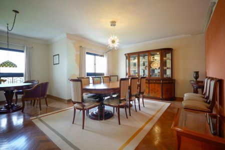 Apartamento à venda com 309m², 4 quartos e 4 vagas