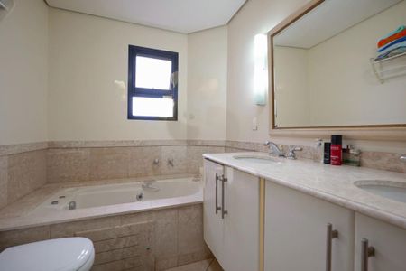 Apartamento à venda com 309m², 4 quartos e 4 vagas