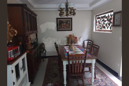 Casa à venda com 3 quartos, 136m² em Vila Arriete, São Paulo