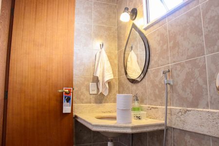 Apartamento para alugar com 180m², 2 quartos e 2 vagas Apartamento para alugar com 180m², 2 quartos e 2 vagasbanheiro social 02