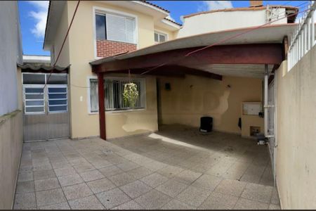 Casa à venda com 122m², 2 quartos e 2 vagas