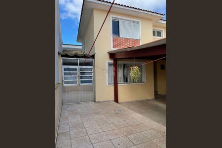 Casa à venda com 122m², 2 quartos e 2 vagas