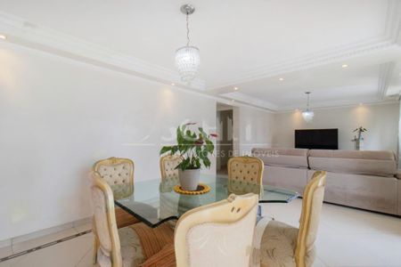 Apartamento à venda com 3 quartos, 143m² em Vila Alexandria, São Paulo