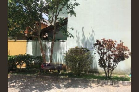 Casa à venda com 107m², 3 quartos e 2 vagas
