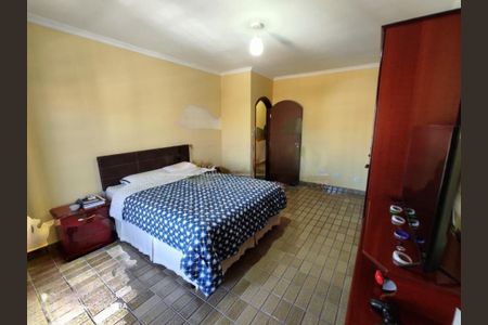 Casa à venda com 4 quartos, 255m² em Terceira Divisão de Interlagos, São Paulo