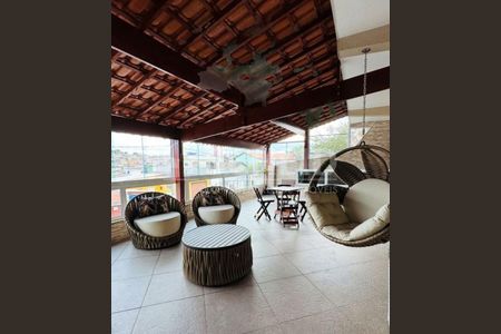 Casa à venda com 255m², 4 quartos e 4 vagas