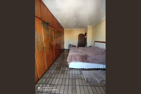 Casa à venda com 255m², 4 quartos e 4 vagas