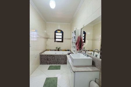 Casa à venda com 4 quartos, 255m² em Terceira Divisão de Interlagos, São Paulo