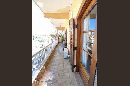 Casa à venda com 255m², 4 quartos e 4 vagas