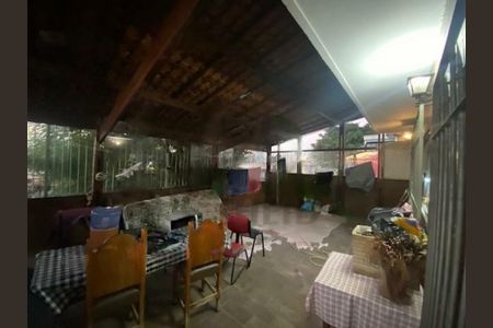 Casa à venda com 4 quartos, 180m² em Terceira Divisão de Interlagos, São Paulo