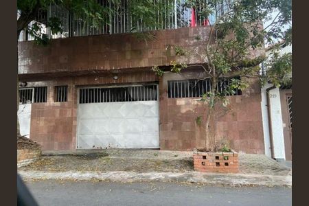 Casa à venda com 4 quartos, 180m² em Terceira Divisão de Interlagos, São Paulo