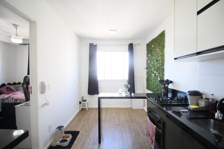 Sala e Cozinha de apartamento para alugar com 1 quarto, 24m² em Paraíso do Morumbi, São Paulo
