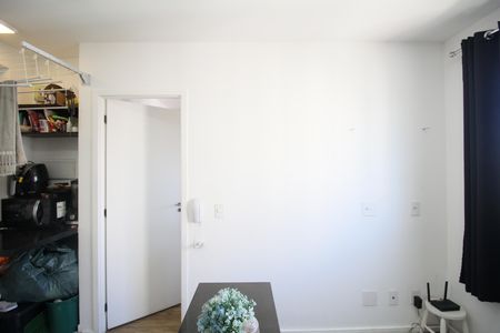 Sala, Cozinha e Área de Serviço de apartamento para alugar com 1 quarto, 24m² em Paraíso do Morumbi, São Paulo
