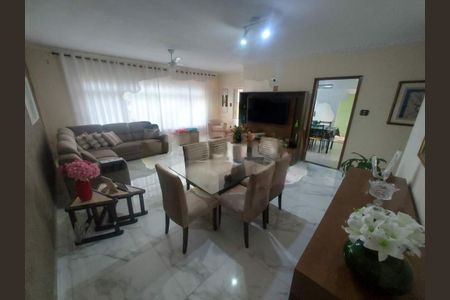 Casa à venda com 199m², 3 quartos e 5 vagas