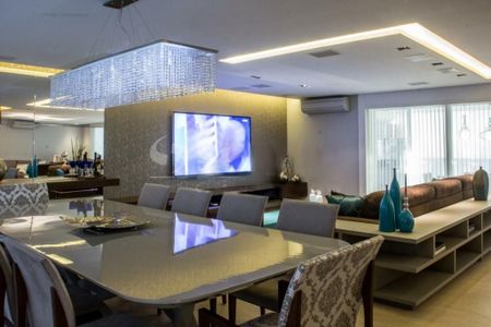 Apartamento à venda com 317m², 4 quartos e 4 vagas