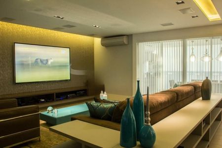 Apartamento à venda com 317m², 4 quartos e 4 vagas
