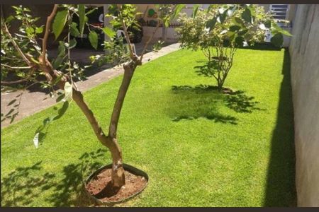 Casa à venda com 90m², 2 quartos e 4 vagas