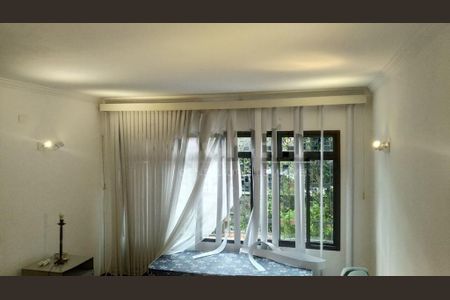 Casa à venda com 160m², 3 quartos e 4 vagas