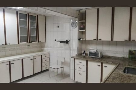 Casa à venda com 160m², 3 quartos e 4 vagas