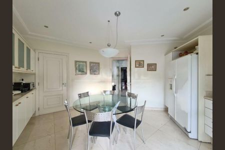 Casa à venda com 4 quartos, 861m² em Jardim dos Estados, São Paulo