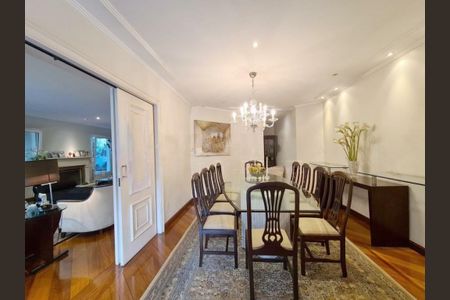 Casa à venda com 4 quartos, 861m² em Jardim dos Estados, São Paulo