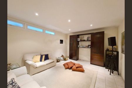 Casa à venda com 4 quartos, 861m² em Jardim dos Estados, São Paulo