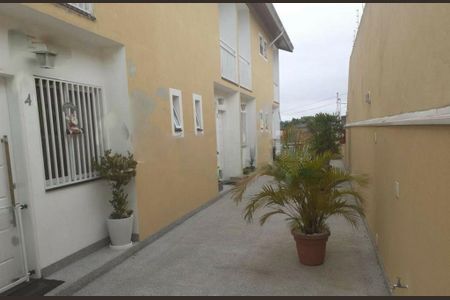 Casa à venda com 68m², 2 quartos e 2 vagas