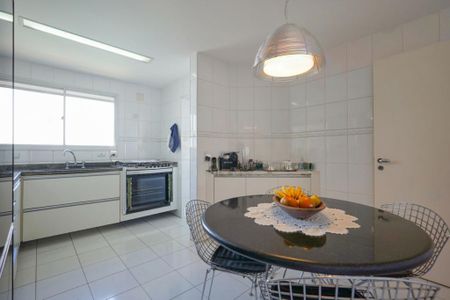 Apartamento à venda com 155m², 3 quartos e 3 vagas