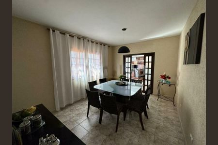 Casa à venda com 3 quartos, 270m² em Jardim Primavera, São Paulo