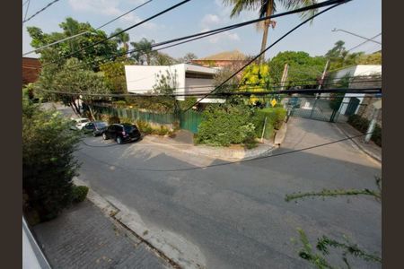 Casa à venda com 4 quartos, 600m² em Jardim Everest, São Paulo
