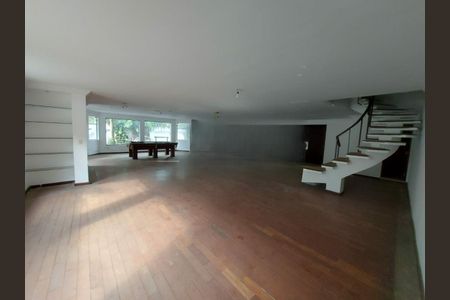 Casa à venda com 4 quartos, 600m² em Jardim Everest, São Paulo