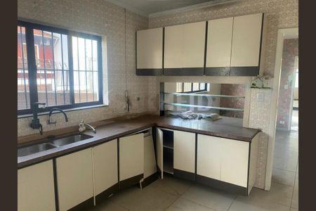 Casa à venda com 3 quartos, 180m² em Campo Grande, São Paulo