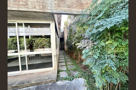 Casa à venda com 5 quartos, 350m² em Morumbi, São Paulo