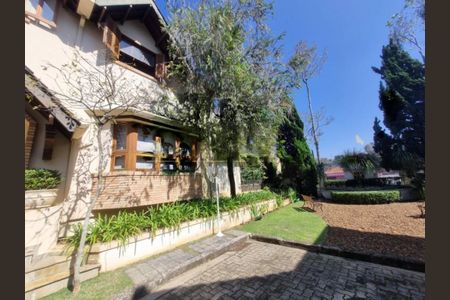 Casa à venda com 446m², 4 quartos e 4 vagas