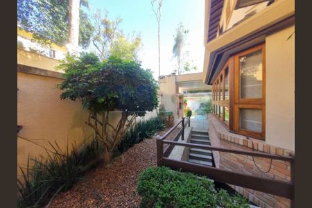 Casa à venda com 446m², 4 quartos e 4 vagas
