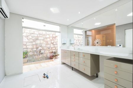 Casa à venda com 3 quartos, 150m² em Mirandópolis, São Paulo