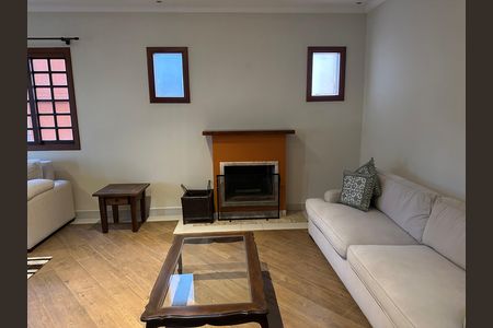 Casa de condomínio à venda com 290m², 3 quartos e 2 vagasDetalhe Sala