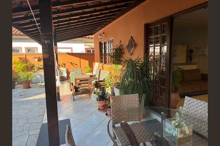Casa de condomínio à venda com 290m², 3 quartos e 2 vagasÁrea de Lazer