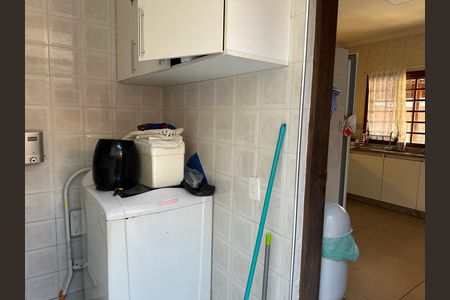 Casa de condomínio à venda com 290m², 3 quartos e 2 vagasÁrea de Serviço