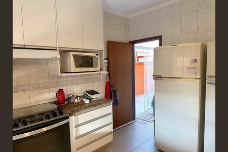 Casa de condomínio à venda com 290m², 3 quartos e 2 vagas Casa de condomínio à venda com 290m², 3 quartos e 2 vagasCozinha
