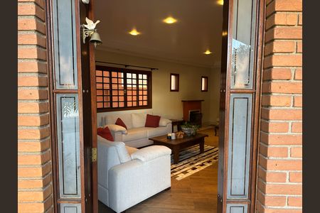 Casa de condomínio à venda com 290m², 3 quartos e 2 vagasEntrada