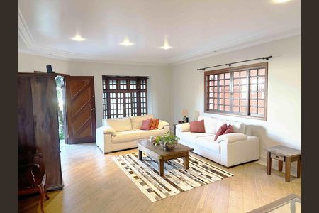 Casa de condomínio à venda com 290m², 3 quartos e 2 vagas Casa de condomínio à venda com 290m², 3 quartos e 2 vagasSala