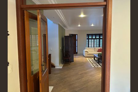 Casa de condomínio à venda com 290m², 3 quartos e 2 vagasSala