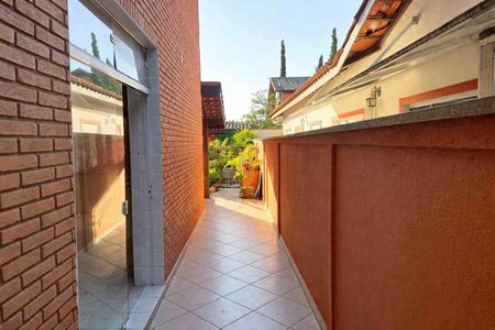 Casa de condomínio à venda com 290m², 3 quartos e 2 vagas Casa de condomínio à venda com 290m², 3 quartos e 2 vagasÁrea externa