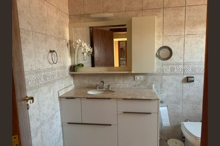 Casa de condomínio à venda com 290m², 3 quartos e 2 vagasBanheiro