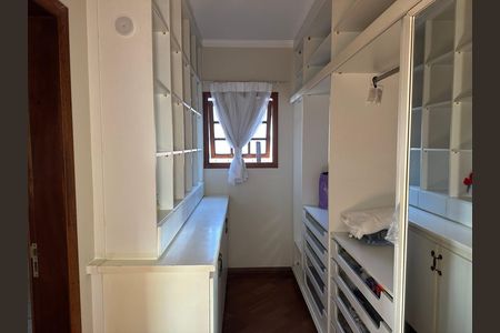 Casa de condomínio à venda com 290m², 3 quartos e 2 vagasCloset do quarto 2