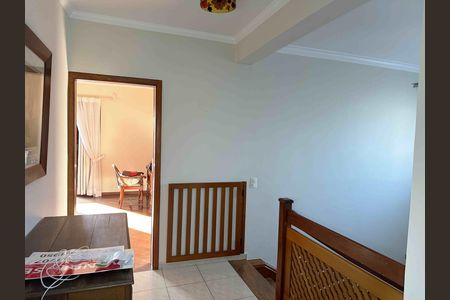 Casa de condomínio à venda com 290m², 3 quartos e 2 vagas Casa de condomínio à venda com 290m², 3 quartos e 2 vagasCorredor
