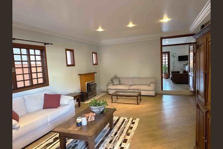 Casa de condomínio à venda com 290m², 3 quartos e 2 vagas Casa de condomínio à venda com 290m², 3 quartos e 2 vagasSala