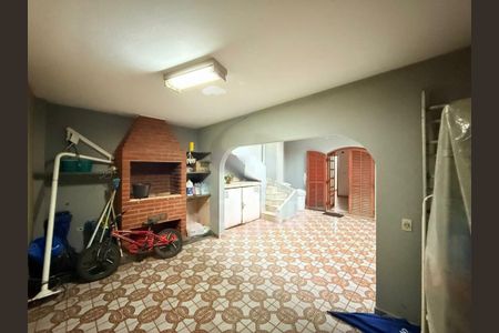 Casa à venda com 3 quartos, 150m² em Vila Arriete, São Paulo